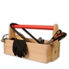Grande boîte à outils en bois massif avec anse en bois massif laquée rouge. Le bac à outil est rempli de divers outils enfant.