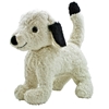 Chien en peluche blanc avec des oreilles noires, ainsi que la pointe de sa queue, se tenant bien droit sur ses 4 pattes.