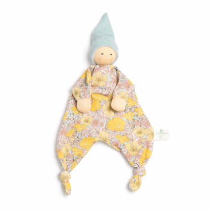 Nanchen knuffeldoekje met geel bebloemd lijfje en lichtblauwe puntmuts.